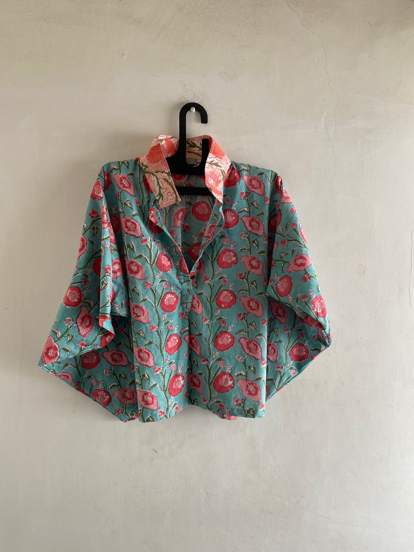 batwing top collared