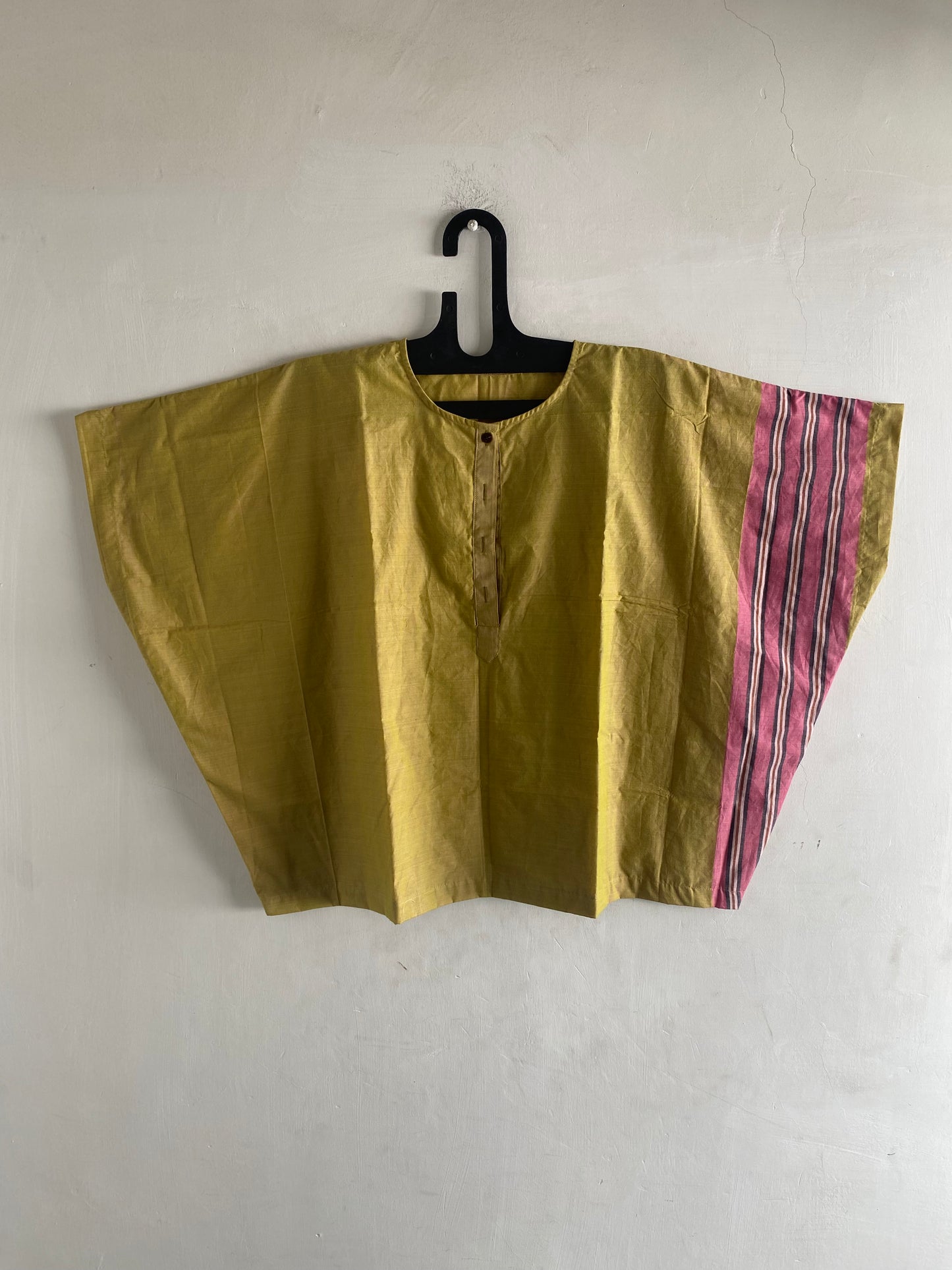 HANDLOOM batwing top